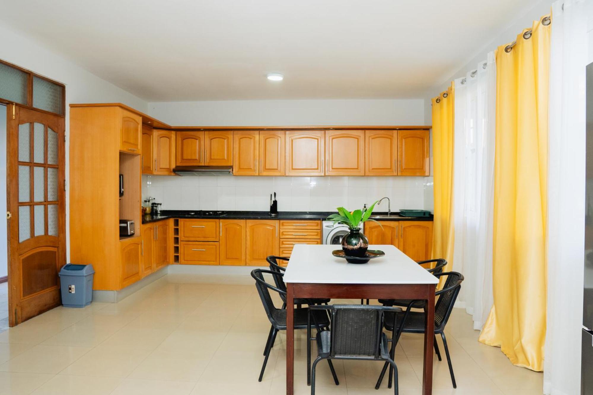 Praia Guest House Ngoại thất bức ảnh