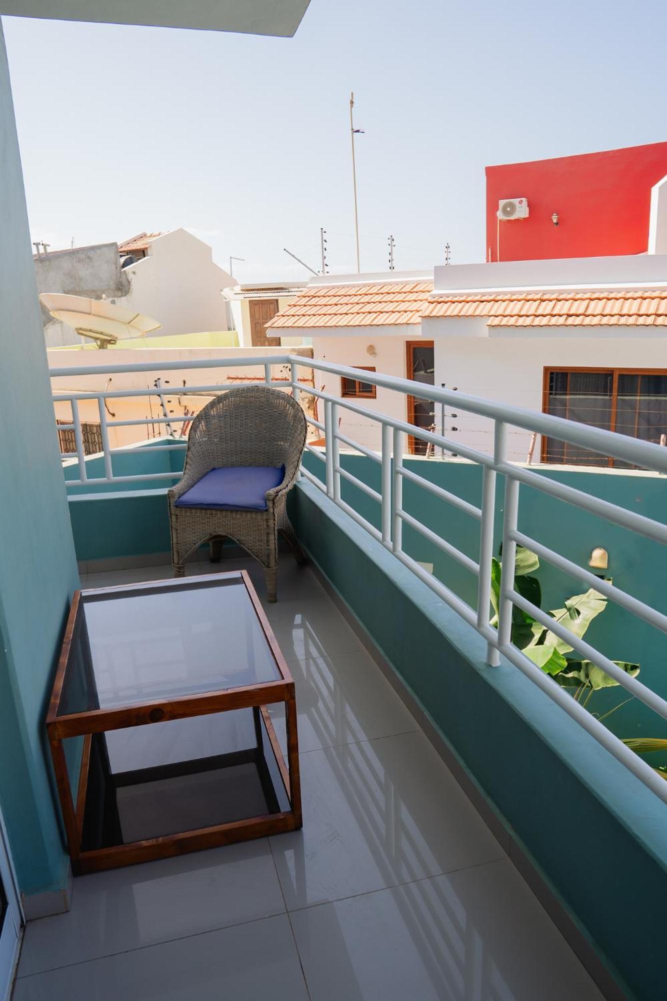 Praia Guest House Ngoại thất bức ảnh