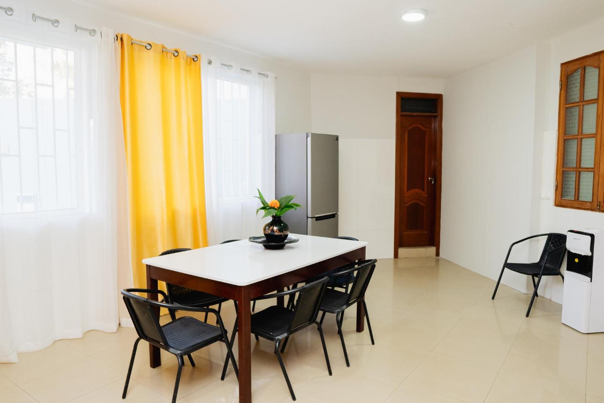 Praia Guest House Ngoại thất bức ảnh
